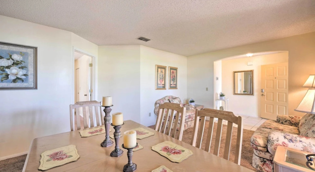 Коттедж с 4 комнатами ~ 5 Mi to Theme Parks: Kissimmee Home w/ Pool