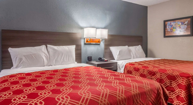 Четырёхместный номер Standard Econo Lodge East Ridge