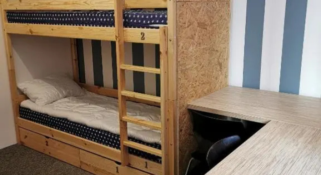 Кровать в общем номере (женский номер) For rest Hostel
