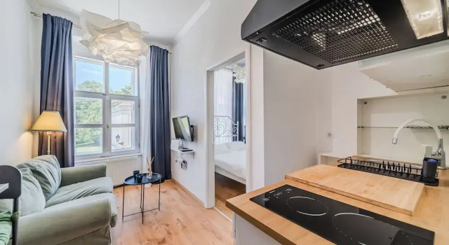 Четырёхместный семейный люкс с 2 комнатами Old Town Heritage Apartments
