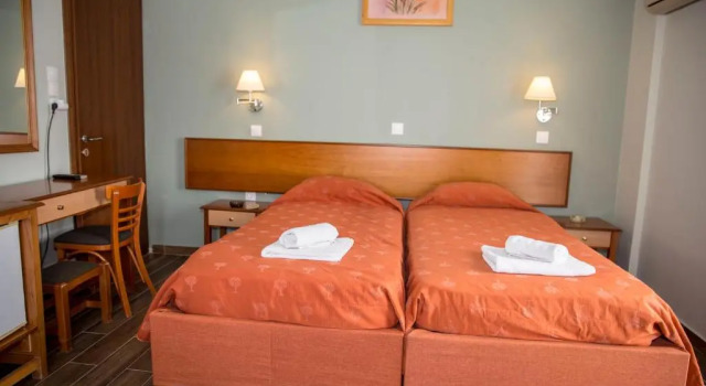 Togias Hotel, Rezerwuj Hotel Aegina Town 