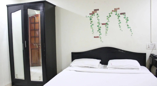 Hotel Ritz, Забронировать Отель Недорогие отели штата Махараштры, недорого