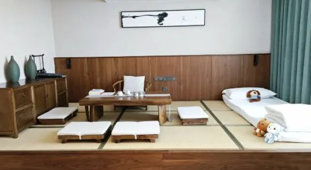 Люкс Meishan Hotel (Sansu Temple Wanda Plaza Branch)