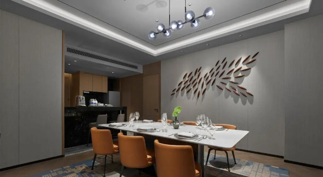 Люкс Premium DoubleTree by Hilton Chengdu Riverside - Close to Panda Base and Chengdu East Railway
