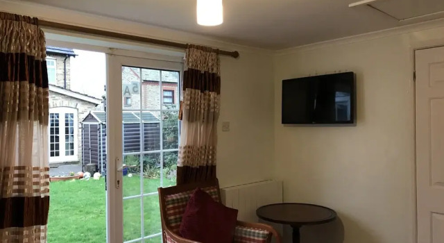 Self Contained Granny Flat, Book Hotel London London og omegn
