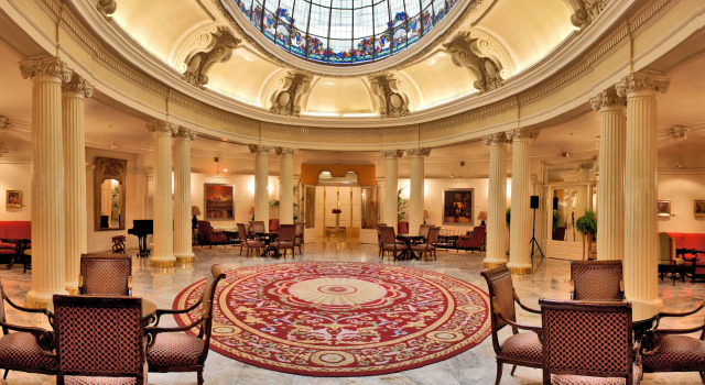 Carlton Hotel