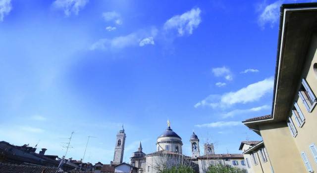 Fleur de Lis Belvedere, Забронировать Отель Бергамо Bergamo Province, рядом с Санта-Мария-Маджоре