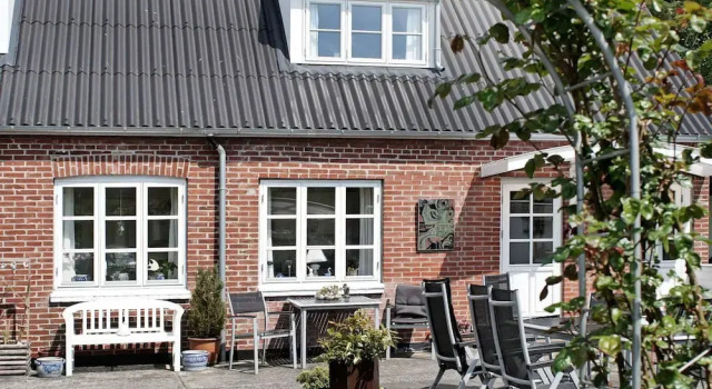 4 Person Holiday Home in Nexo-by Traum, Rezerwuj Hotel Hotele w Nexo z parkingiem, Parking