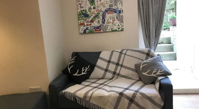 Victorian Garden Apartment in Brixton, Varaa Huoneisto Asunnot kohteessa Merseyside, Huoneisto