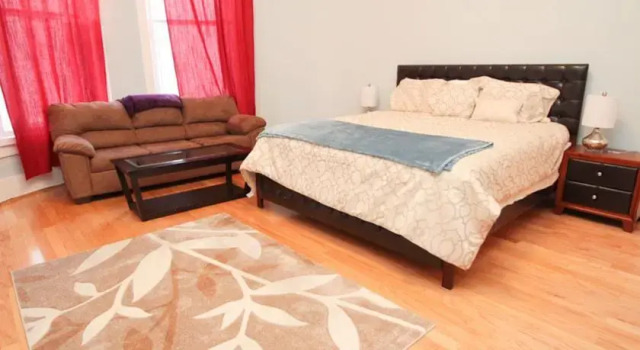 Walnut Street Stunning 3 Bedroom, Забронировать Отель Филадельфия Philadelphia Metropolitan Area, рядом с Camp William Penn Headquarters Site