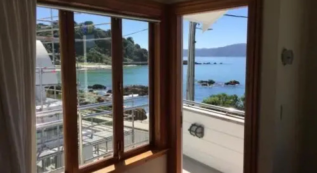 Karaka Bays, Book Hotel Wellington Auckland Region