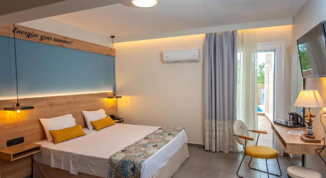 Люкс с видом на горы Mythic Summer Hotel