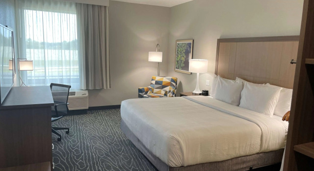 La Quinta Inn & Suites by Wyndham Valdosta, Rezerwuj Hotel Valdosta Georgia