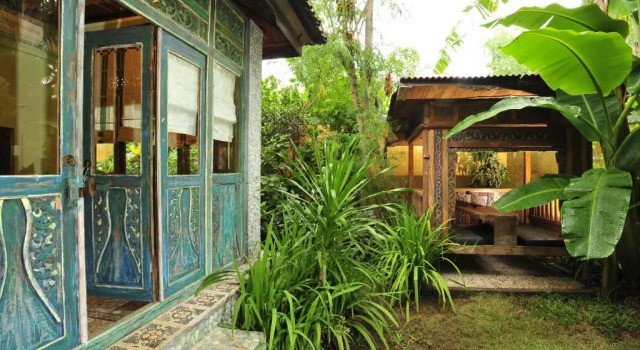 Бунгало Pondok Sari Beach & Spa Resort