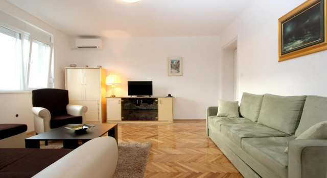 Apartment Bridge, Забронировать Апартаменты/квартира Савски-Венац Белград, рядом с Военный музей
