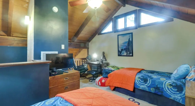 Коттедж Wintergreen Home w/ Hot Tub, Deck & Mountain Views
