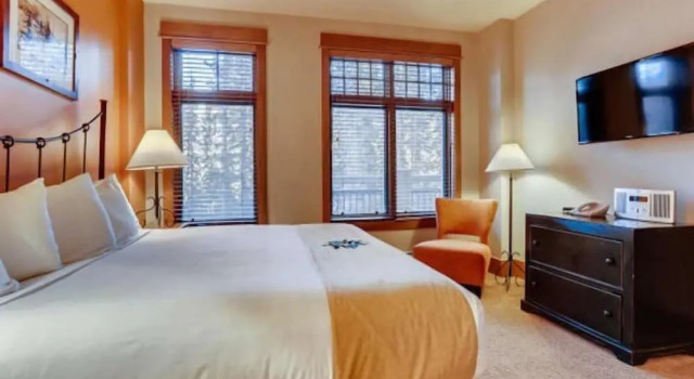 Номер Standard Premier 1 Bedroom Ski in, Ski out Lone Eagle Condo With the Best Access to Skiing in Keystone