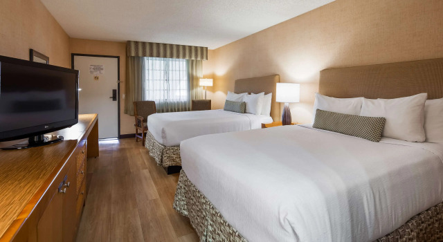 Четырёхместный номер Standard Best Western Plus Las Brisas Hotel