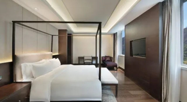 Люкс Deluxe Crowne Plaza Yading