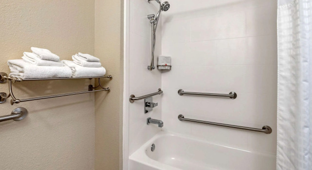 Четырёхместный номер Standard Comfort Inn La Porte
