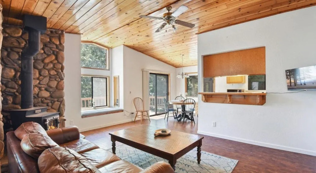 Palisades Point Prime Location!