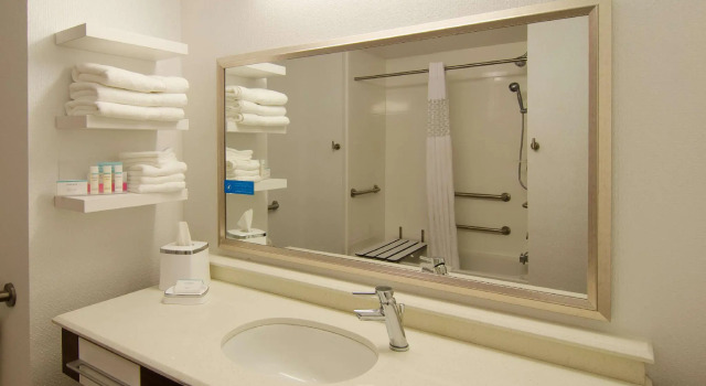 Четырёхместный номер Standard Hampton Inn & Suites Huntsville