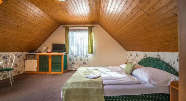 Topáz Apartmanházak, Buchen Sie Hotel Part Somogy