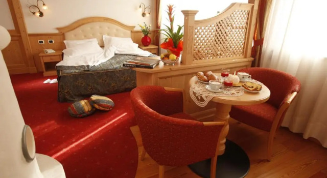 Hotel Mirabello - Slow Hotel Benessere, Забронировать Отель Отели Фьера-ди-Примьеро 4 звезды, 4*