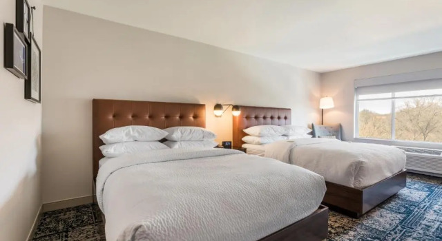 Четырёхместный номер Standard Four Points by Sheraton Elkhart