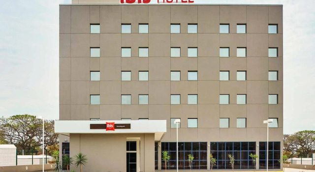 Ibis Guaratingueta Aparecida - Circuito da Fé, Забронировать Отель Апаресида штат Сан-Паулу