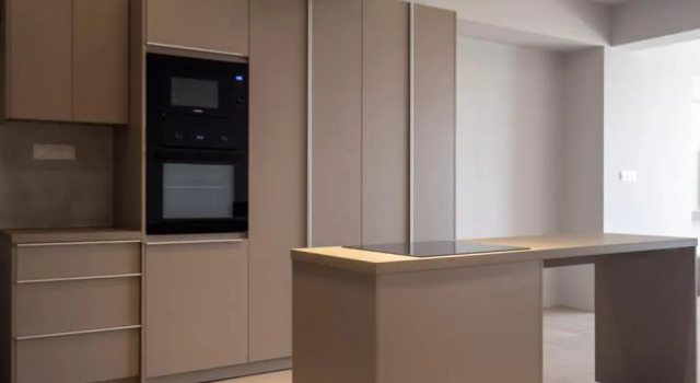 Апартаменты Central Urban Luxury Sea View Apt Since 2009