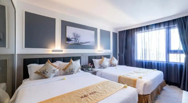 Четырёхместный номер Deluxe с видом на город Ruby Luxury Hotel