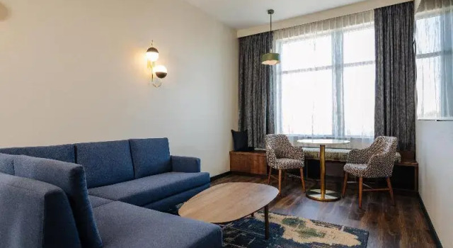 Четырёхместный люкс The Hotel Rambler Montgomery, Tapestry Collection By Hilton