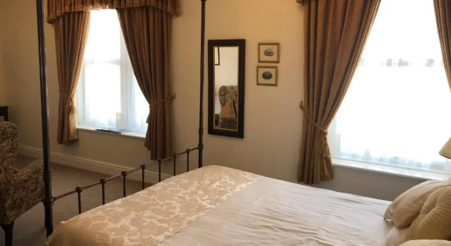 Студия Superior Adcote House
