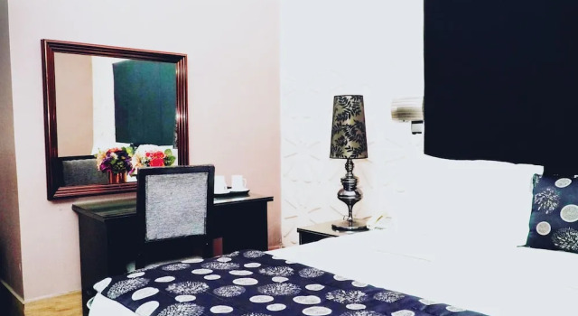Номер Superior Cromwell Courtyard hotel
