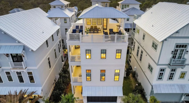 Beach Sea-ker's Retreat by Avantstay Rooftop Deck w/ Views, Pool, Luxury 5bdr