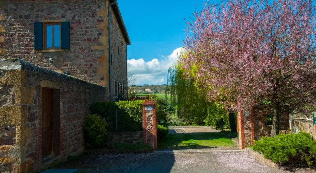 Hospitalite et patrimoine, Réserver Hôtel Lentilly Auvergne