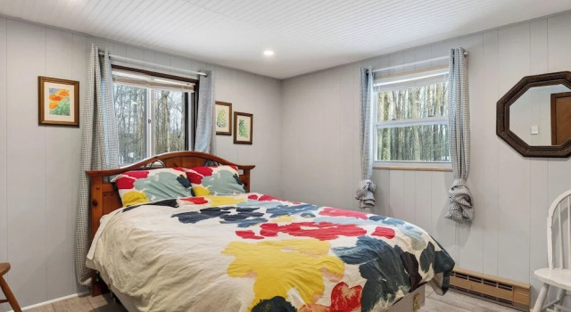 Evergreen Lodge by Avantstay Poconos Lake Cabin + Fireplace + Large Deck + Near Jack Frost & Kalahari, Book Feriehus Sommerhuse i Pennsylvania, Hytte