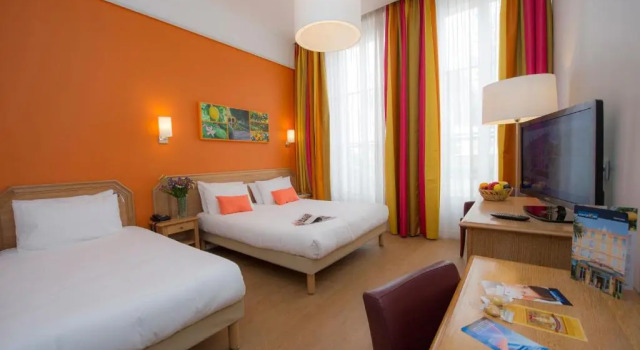 Трёхместный номер Standard Hôtel Miléade LOrangeraie - entièrement rénové