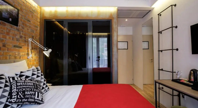 Номер Standard SL Industry Hotel
