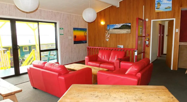 Кровать в общем номере Punakaiki Beach Hostel