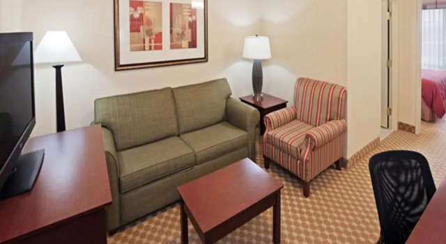 Двухместный люкс c 1 комнатой Country Inn & Suites by Radisson, Tulsa, OK