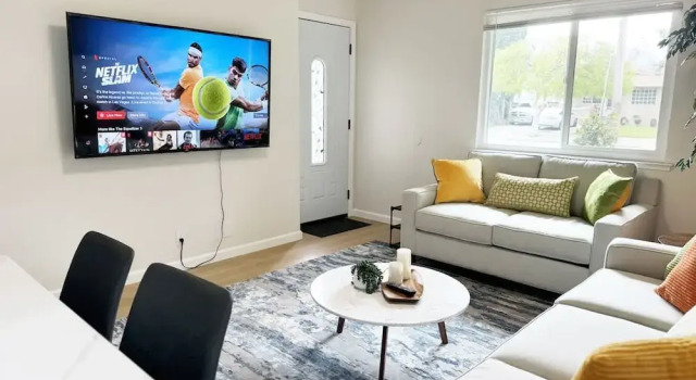 Comfortable 4BR Heart Downtown SJ Central AC Sjsu, Забронировать Дом для отпуска Сан-Хосе Silicon Valley, рядом с Provident Credit Union Event Center