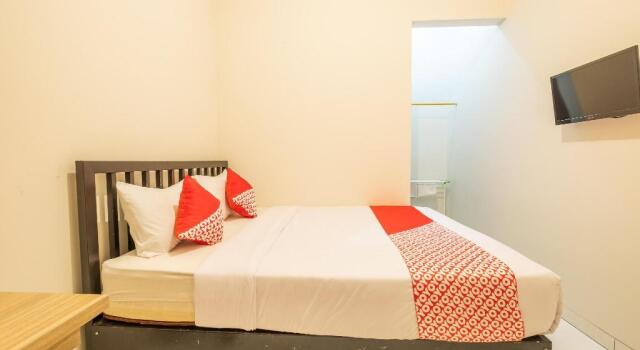 OYO 936 Tremigo Guest House Syariah, Book Guesthouse Hotels in North Cirebon with Parking, near Grage Mall Cirebon, Parking