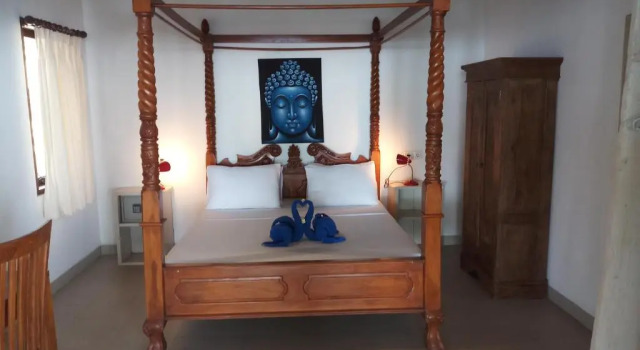 Jemeluk Beach Bungalows, Book Hotel Cheap Hotels in Bali