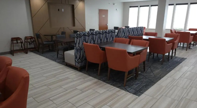 Четырёхместный люкс Holiday Inn Express Hotel & Suites Tipp City by IHG