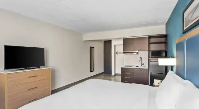 Номер Standard Suburban Studios Charleston - Civic Center