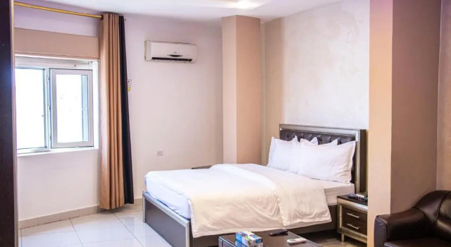 Двухместный номер Standard Sara Crown Hotel