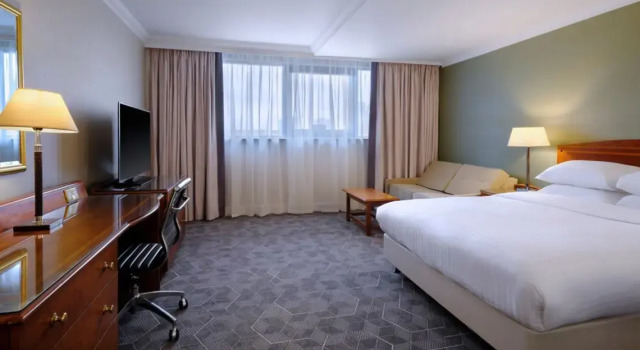 Номер Deluxe Delta Hotels by Marriott Liverpool City Centre