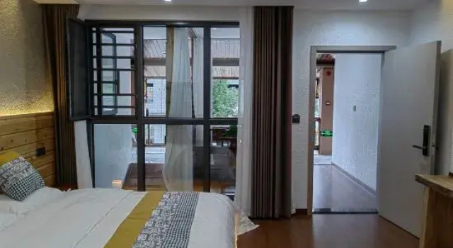Люкс Comfort Longting Courtyard